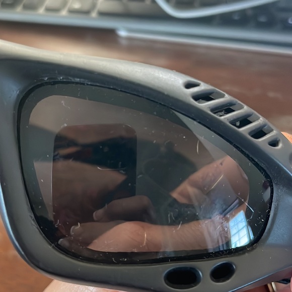 Black wrap around safety googles tinted with adjustable strap - Picture 6 of 10